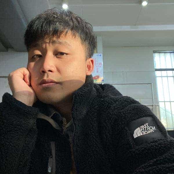 31岁岁湖南单身帅哥 - 黄南吉缘网