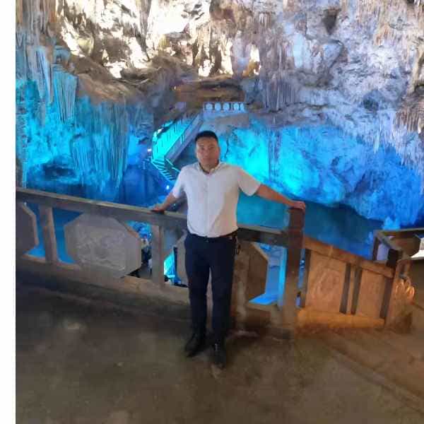 35岁岁云南单身帅哥 - 黄南吉缘网