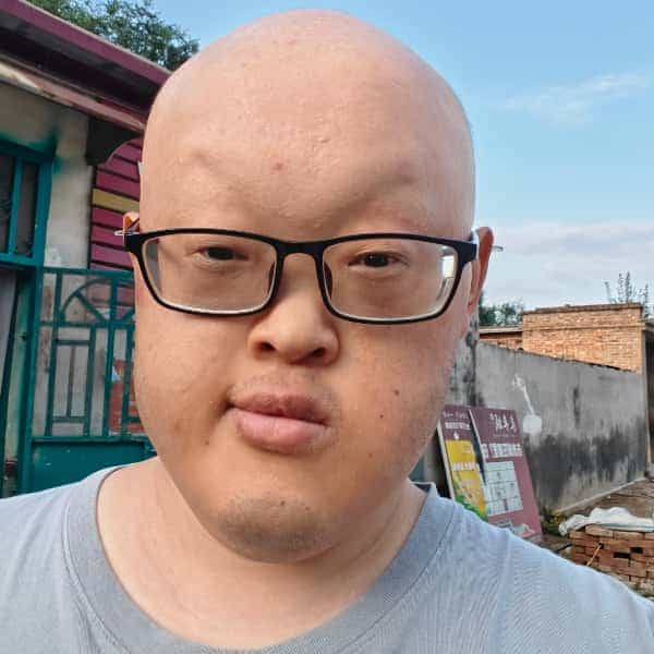 28岁岁山东单身帅哥 - 黄南吉缘网
